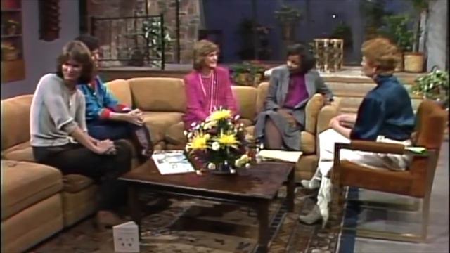 Martha Bradlee Raddatz on mothering, with Mary Richardson, Pam Cross and Jan Holmes. смотреть онлайн