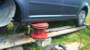 Промывка порогов авто перед запылением антикора VW Touran 2003