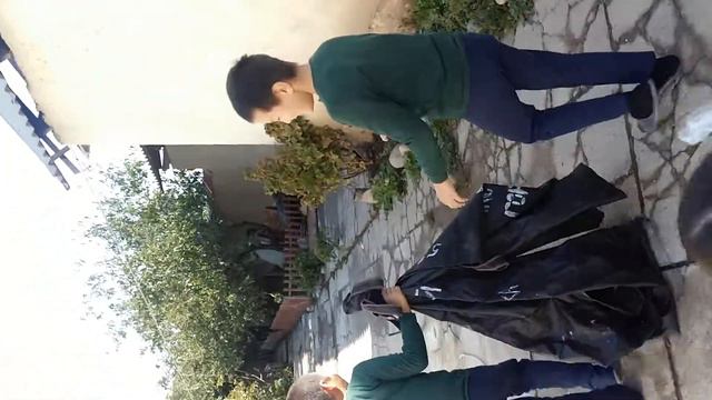 Как собирать пластиковые бутылки и помагат экологию. смотреть онлайн