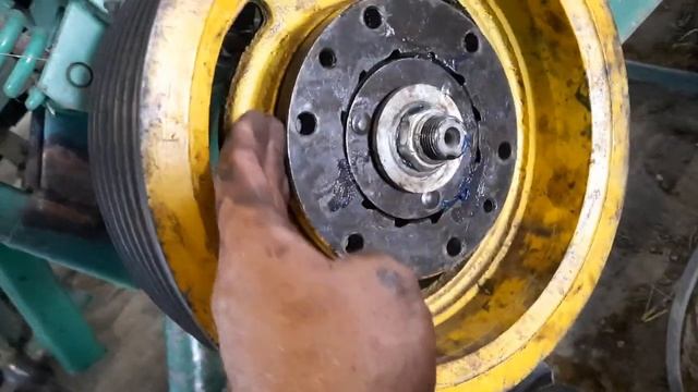 ремонт косилки КДН 210, замена подшипников шкива.mp4 смотреть онлайн