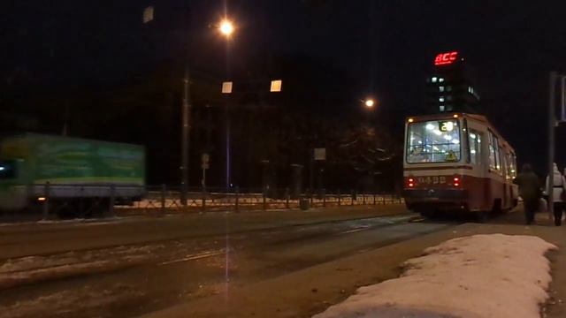 Остановка Санкт-Петербурга 8-78: ст. м. Лесная (21.03.18) смотреть онлайн