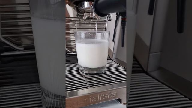 Latte Coffee - Delonghi Machine смотреть онлайн