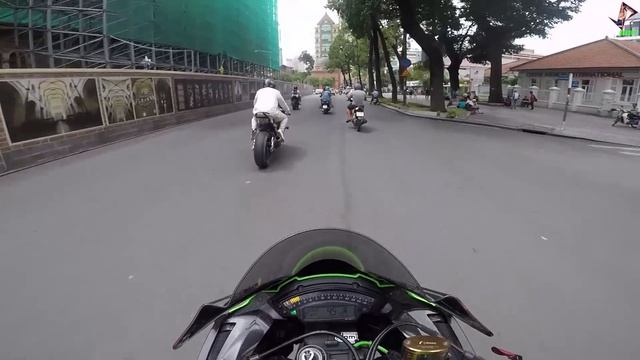 ZX10r Motovlog #87 : Học Sinh Đi Uống Cafe Bị Công An Đuổi смотреть онлайн
