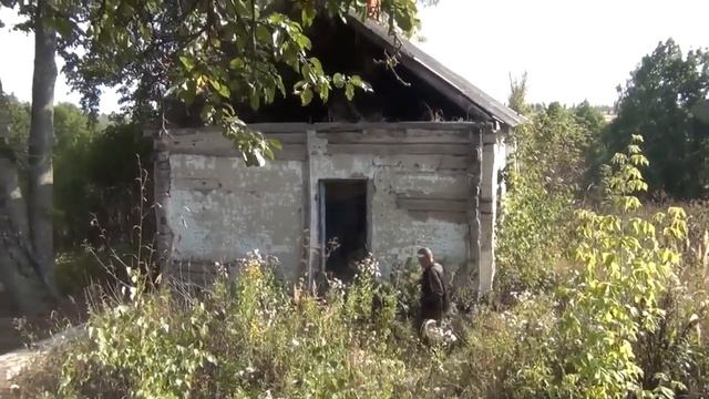 ПЕРЕЕХАЛ ЖИТЬ В БРОШЕННЫЙ ДОМ . смотреть онлайн
