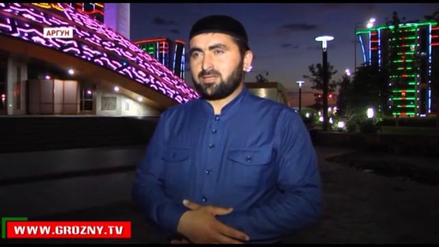 Ифтар в Чечне в первый день священного месяца смотреть онлайн