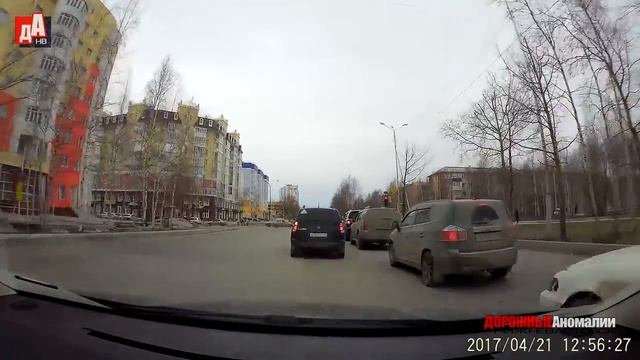 Лезет под колёса смотреть онлайн