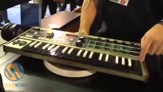 Korg MicroKorg Black Key: MicroKorg Goes Retro At Winter NAMM 2008 смотреть онлайн