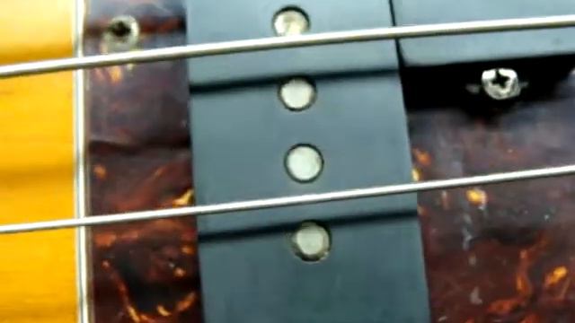 1959 Fender Precision Bass Sunburst detailed смотреть онлайн