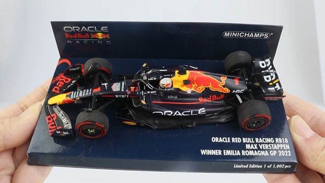 MINICHAMPS 1:43 Resin ORACLE RED BULL RACING RB18 - MAX VERSTAPPEN - WINNER EMILIA ROMAGNA GP 2022 смотреть онлайн