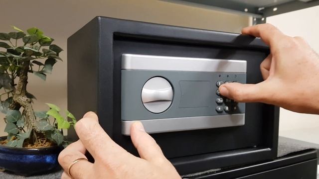 Сейфы с электронным кодовым замком Меткон серии ШМ-20Э, 25Э, 30Э, 23Э, 24Э смотреть онлайн