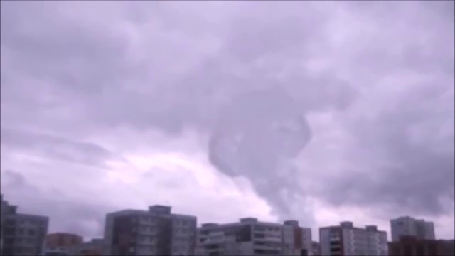 Голографическое облако в виде образа медузы. смотреть онлайн