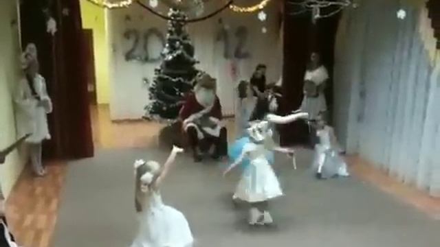 Танец льдинок смотреть онлайн
