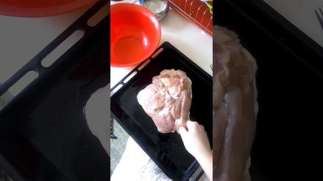 Готовим вкусное мяско в духовке.Только соль,мясо смотреть онлайн