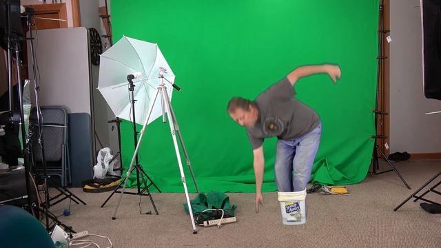 Bootstraps with a bucket смотреть онлайн