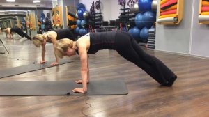 Тренировка в стиле ГЛАЙДИНГ для мышц кора / Скользящие упражнения / Сильный пресс и здоровая спина