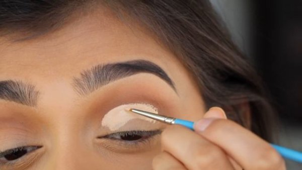 CUT CREASE TUTORIAL FOR BEGINNERS | Chelseasmakeup