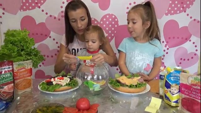 Бургер челлендж от Настеньки и Даринки || Burger Challenge смотреть онлайн