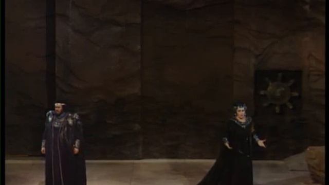 Ghena Dimitrova unleashes her Gigantic Voice for Amneris' Wrath смотреть онлайн