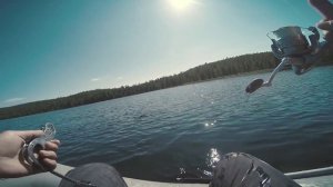 Щука на воблер. Онлайн поклевка крупной щуки и вываживание. Рыбалка июль  2015