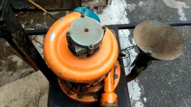 Советская техника с двигателем от бензопилы. Мотопомпа ЗИД. смотреть онлайн