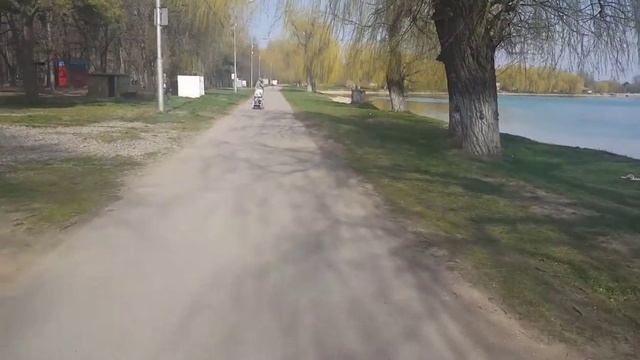 Катаюсь на самокате смотреть онлайн