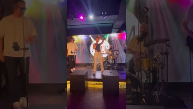 Кавер-группа Люди - лайв смотреть онлайн