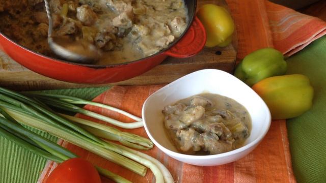 Свинина по-гречески, с сельдереем и соусом авголемоно смотреть онлайн