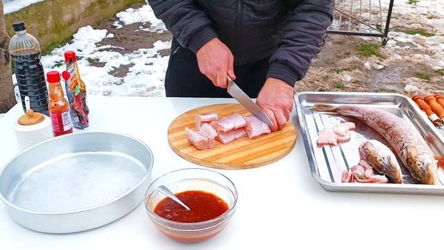 ЩУКА НА МАНГАЛЕ. ШАШЛЫК ИЗ ЩУКИ НА УГЛЯХ #Рыба #Щука #Шашлык смотреть онлайн