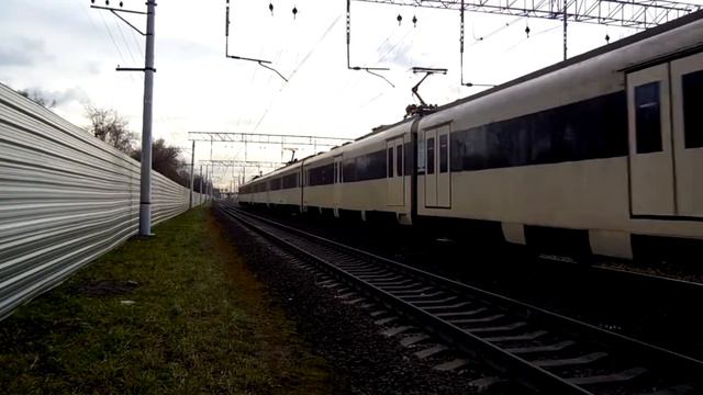 Электропоезд ЭМ4-010 (ТЧ-7) скоростной пригородный поезд "Спутник" №7323 Раменское - Москва. смотреть онлайн