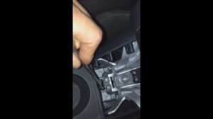 как подтянуть ручник (стояночный тормоз) на Skoda Rapid Spaceback