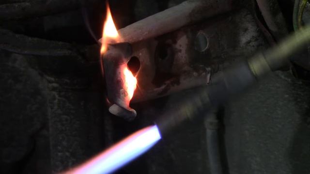 Как выкрутить сломанный болт. смотреть онлайн