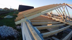 Установка стропил в одиночку / как сделать стропила / как крепить стропила