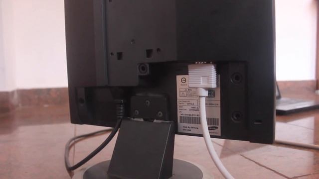 Samsung SyncMaster 540N LCD Monitor смотреть онлайн