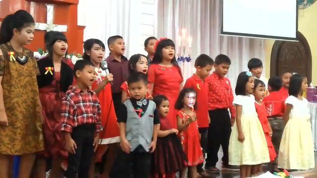 SELAMAT- NATAL- PAPA- DAN- MAMA смотреть онлайн
