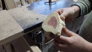 Выравнивание  спилов дерева на фрезерный станке.