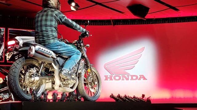 Erre nem számítottunk: Honda CL500 смотреть онлайн