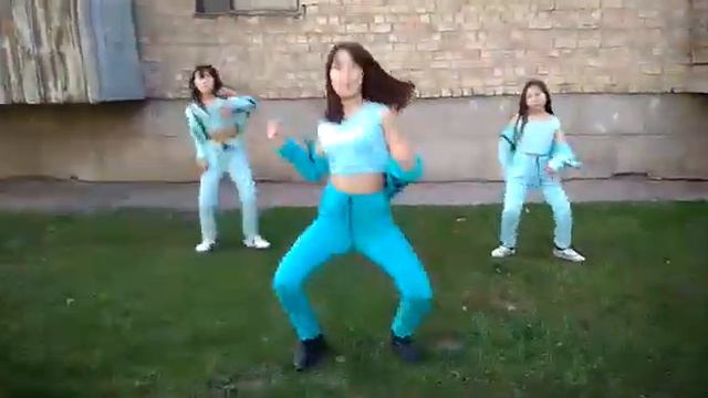 Токмак девушки