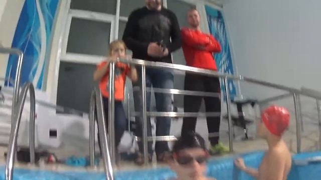 Боксёры в бассейне.Борисоглебск.Первая тренировка.07.12.2016 ..13 смотреть онлайн