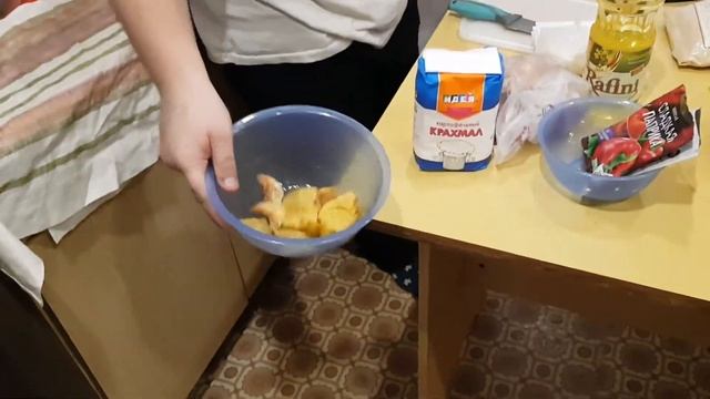 САМЫЙ ВЕСЁЛЫЙ КУЛИНАРНЫЙ ВЫПУСК / Готовим картошку на масле во фритюре (фри, по-деревенски и др.) смотреть онлайн