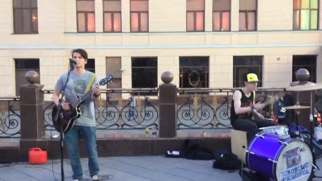 Устрой дестрой, or наш первый концерт перед толпой на Арбате, которая тебе еще и подпевает / (каеф) смотреть онлайн