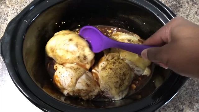 Slow Cooker Chicken Thighs/ with Sriracha Sauce | Kroger | // Kelvin’s Kitchen смотреть онлайн