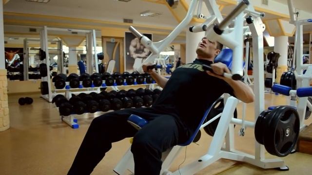 Первый раз в тренажерном зале – с чего начать новичку смотреть онлайн