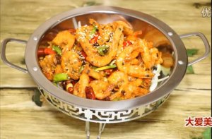 Как приготовить креветки ? 干锅虾.mp4