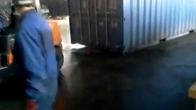 Контейнер на колёсах смотреть онлайн