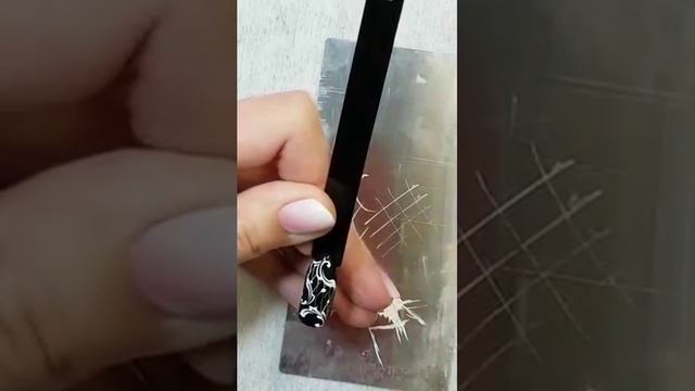 Школа Маникюра Евгении Имень: Катя Туркеева "вензеля))))" смотреть онлайн