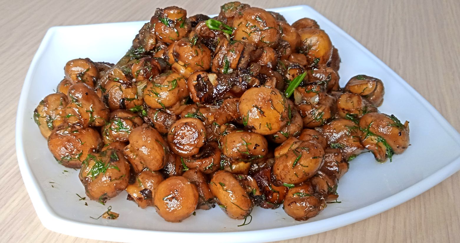 Как правильно жарить шампиньоны. Жареные шампиньоны с луком на сковороде. Как пожарить шампиньоны смотреть онлайн