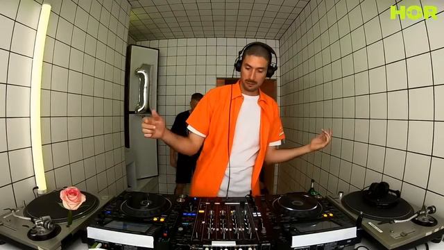 HÖR 1 Year Anniversary - Alienata B2B TV.OUT / August 14 / 5pm-6pm смотреть онлайн