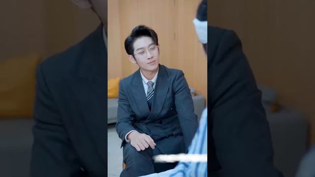 【MULTI SUB】女孩被禽獸哥哥拐騙，竟然還要被賣給油膩老男人，幸好撞見了高冷霸總被其救下，沒想到他竟然就是女人尋找多年的那個男人《重新爱上你》1-75集全 #女頻#甜寵#霸道總裁#灰姑娘#短劇 смотреть онлайн