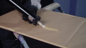 Наносим герметик с помощью насадок