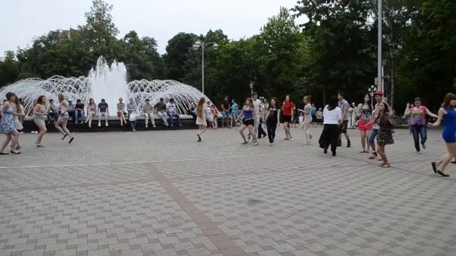 Краснодар флешмоб группа Звери 28 мая 2012 смотреть онлайн